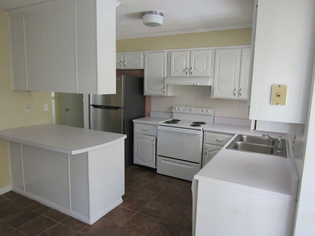 Building Photo - 608 Palmetto St