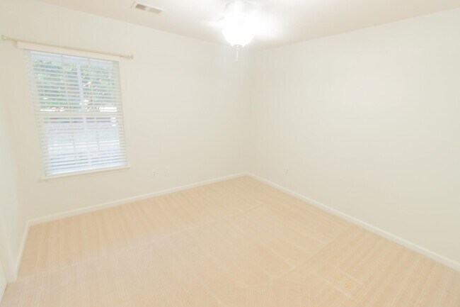 Building Photo - 187 Madrid Dr