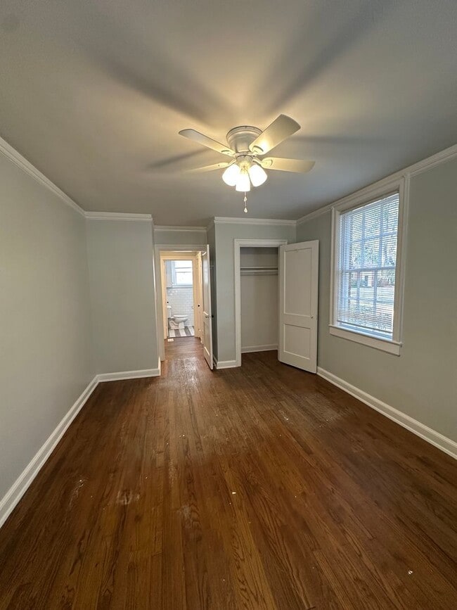 Building Photo - 2940 Oleander Dr