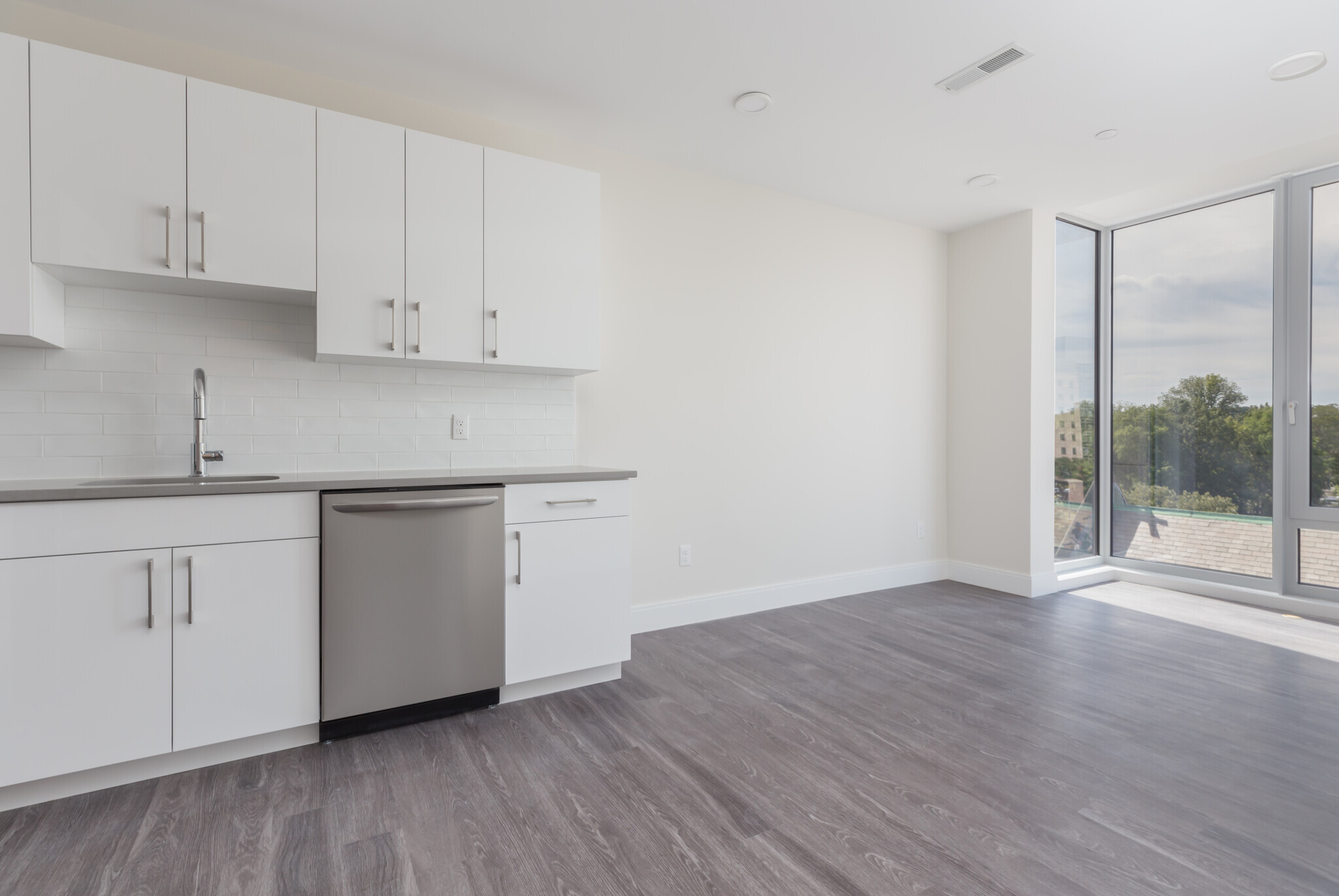 Building Photo - 1060 Tremont St
