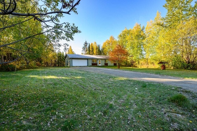 Building Photo - 3 BEDROOM | 2 BATHROOM | 2 CAR GARAGE | AI...