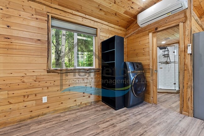Building Photo - 1 Bedroom 1 Bath Cottage Style Studio Home with Off Street Parking Available in Sagle, Idaho!