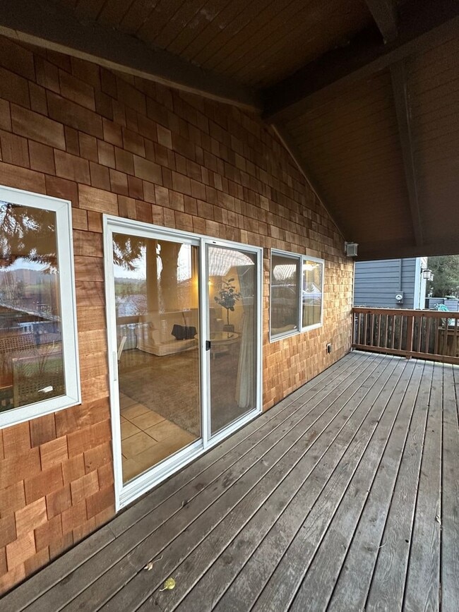 Building Photo - 2 Bedroom House Available in Sunset Beach!