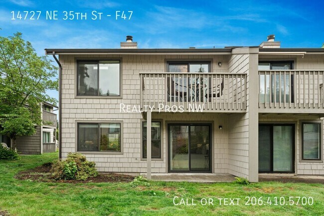 Building Photo - 14727 NE 35th St