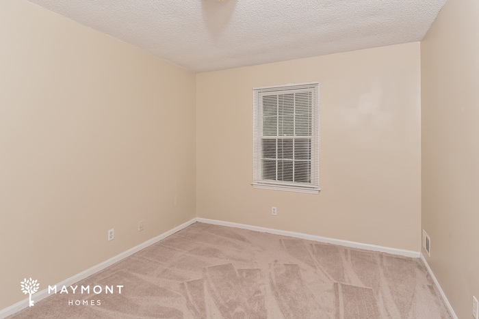 Building Photo - 100 Laurel Oak Ln