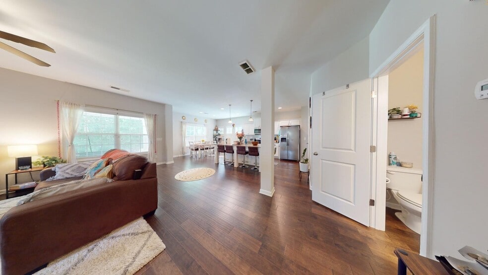 Building Photo - Very Well Maintained Home in East Richland S/D