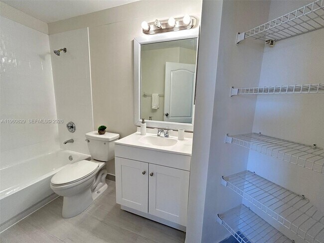 Building Photo - 9204 SW 167th Pl