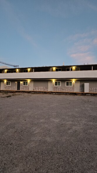 Building Photo - 2040 Indian Point Rd