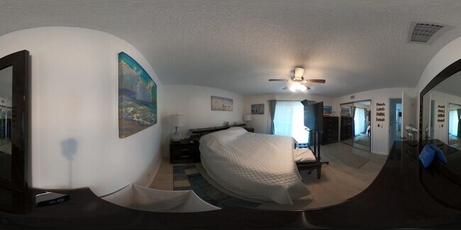 Building Photo - 137 Magnolia St