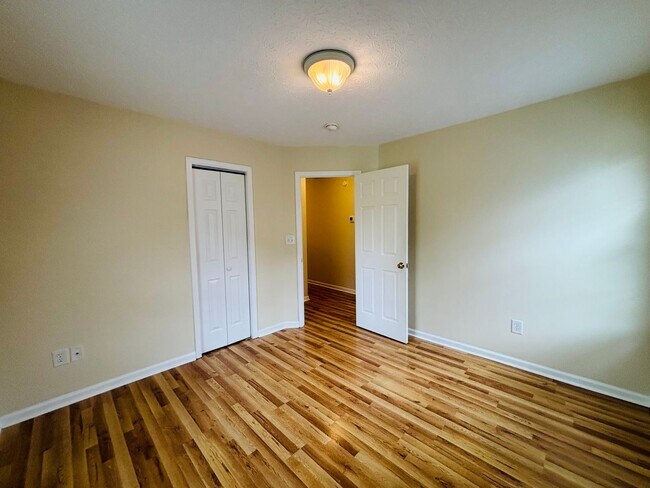 Building Photo - 228 Mountain Breeze Dr