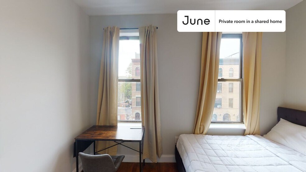 Building Photo - Private bedroom in 4 bed/1 bath Home