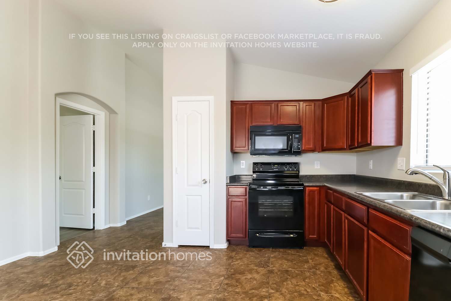 Building Photo - 21760 W Mohave St