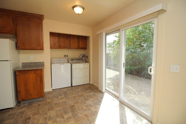 Building Photo - kaufg01