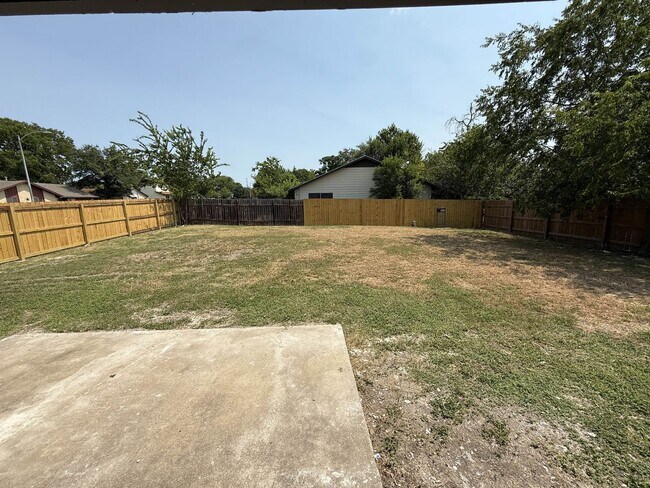 Building Photo - 6800 Bryonwood Dr