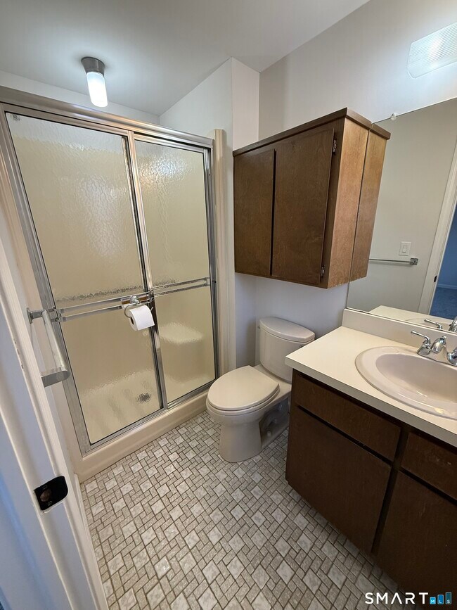 Building Photo - 7 Barrington Dr