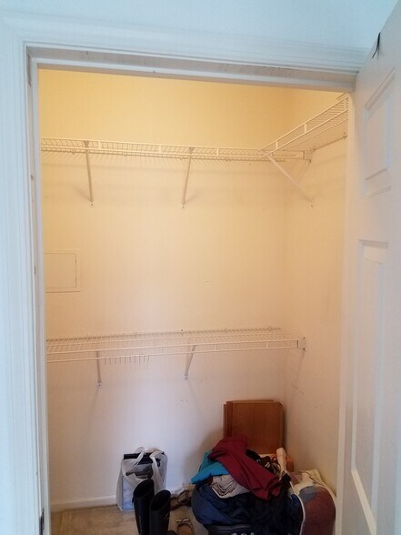 Master Closet - 7011 Falls Reach Dr