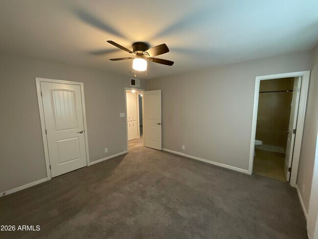 Building Photo - 2320 E Wier Ave
