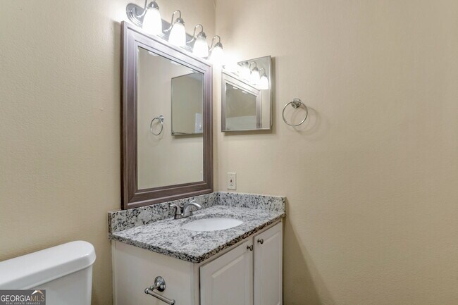 Building Photo - 5155 Roswell Rd NE