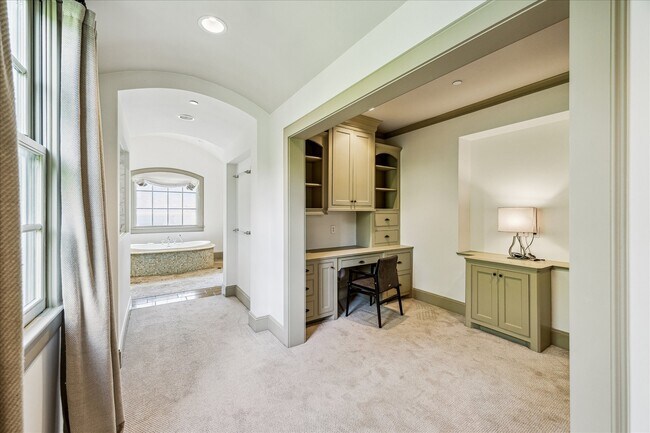 Building Photo - 4800 Palm St