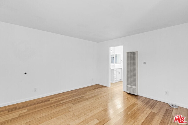 Building Photo - 2627 5th St
