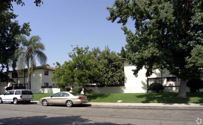 Building Photo - 4830 Canoga St