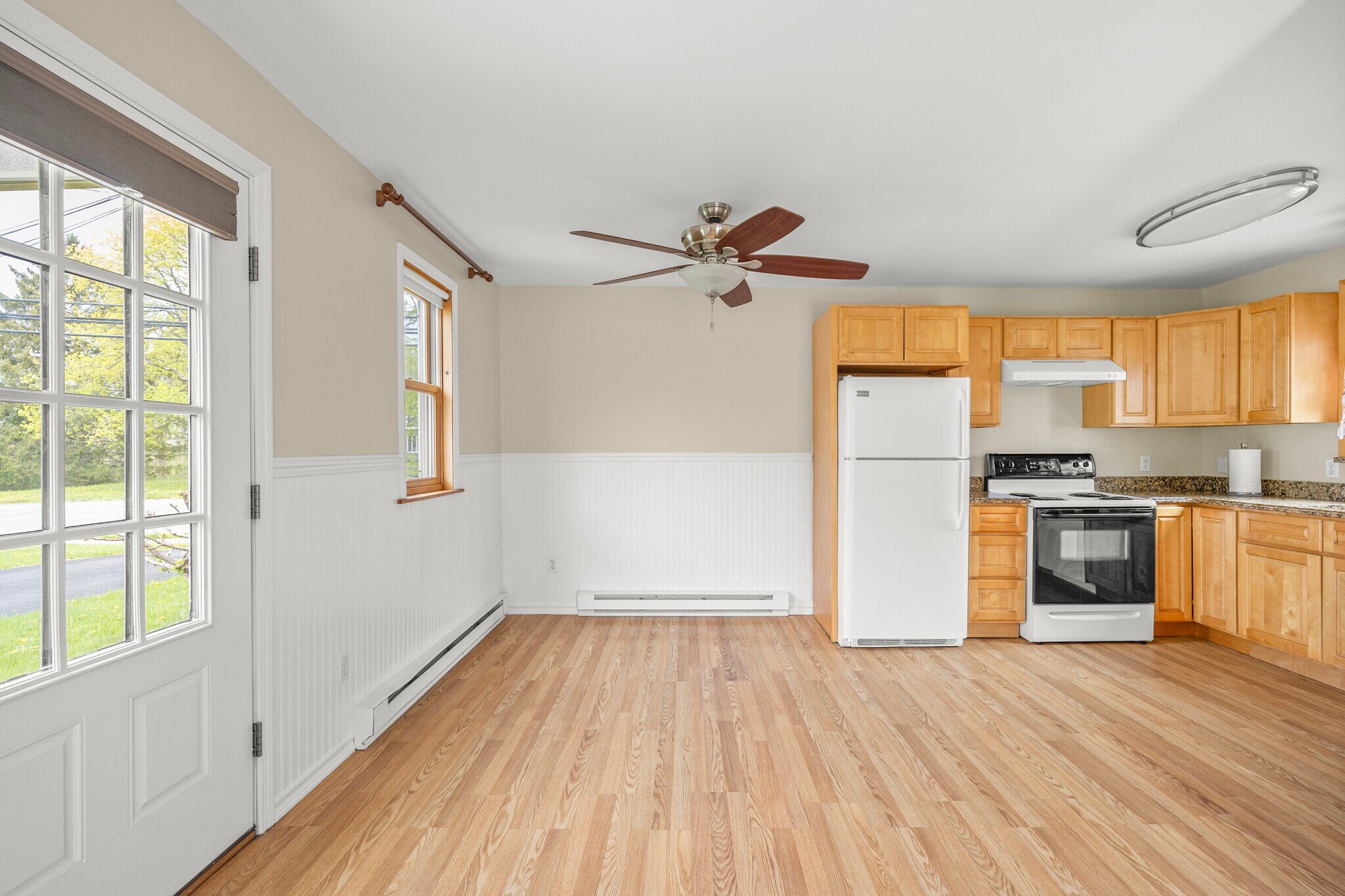 Apt E Dining - 292 Mansion St