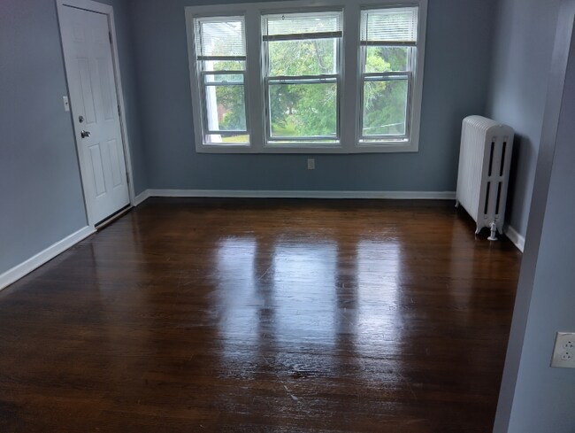 Building Photo - 46 Stonington St