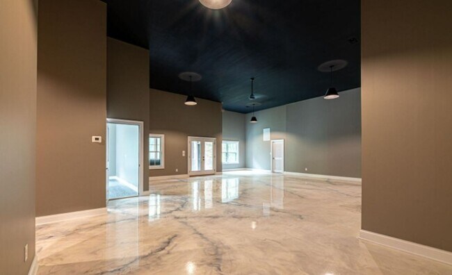 Building Photo - Knoxville 37918 - 4 bedroom 3.5 bath - cal...