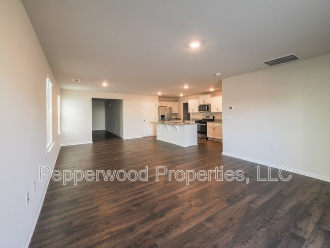 Building Photo - 1761 Rein Dr