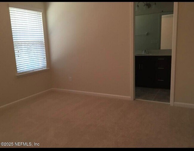 Building Photo - 115 Richmond Dr