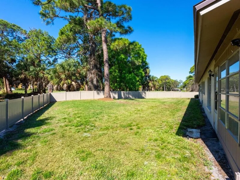 Building Photo - 1624 Whitehead Dr
