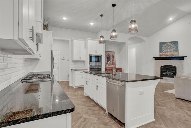 Building Photo - 23619 Greenwood Springs Pl
