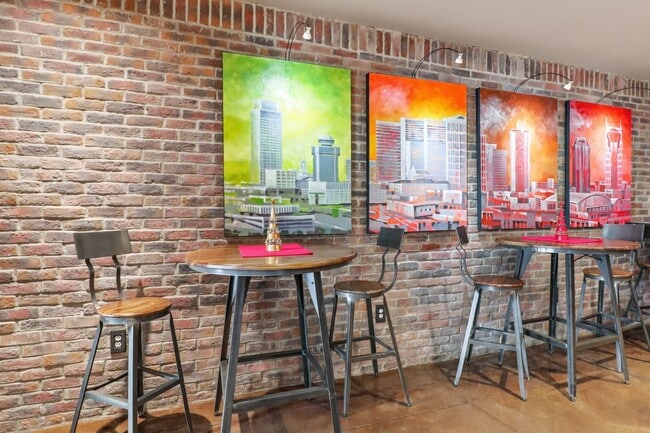 Building Photo - Bristol On Broadway Nashville