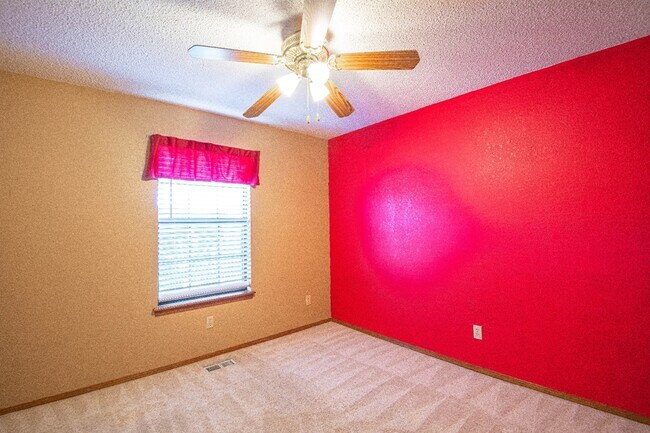 Building Photo - 8425 Timberwood Ln