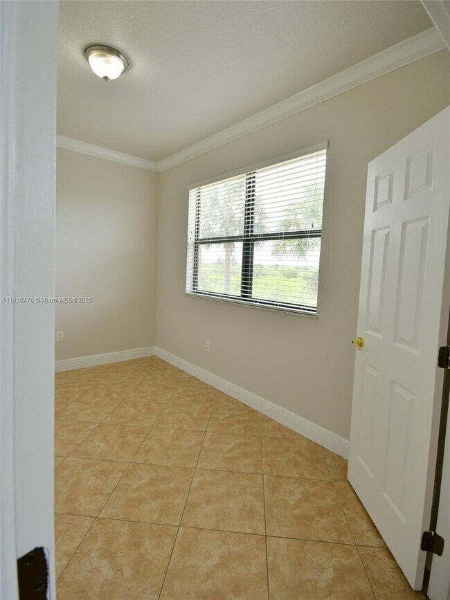 Building Photo - 8940 SW 228th Ln