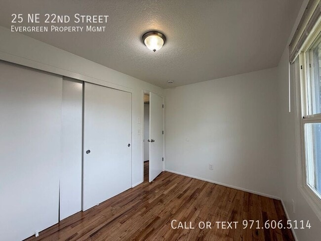 Building Photo - 25 NE 22nd St