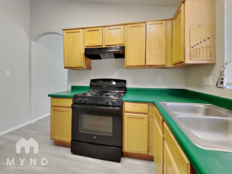 Building Photo - 13229 W Acapulco Ln