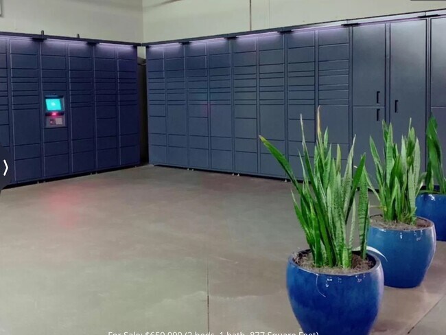 Amazon hub - 425 W Beech