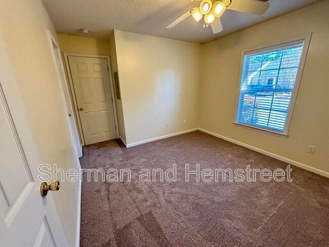 Building Photo - 310 Evans Lake Way