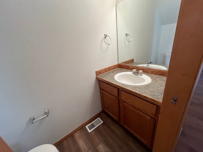 Building Photo - 3-Bedroom, 2-Bath, 1454sq ft Home!