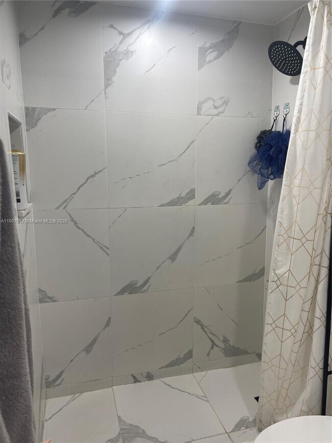 Building Photo - 6190 W 19th Ave