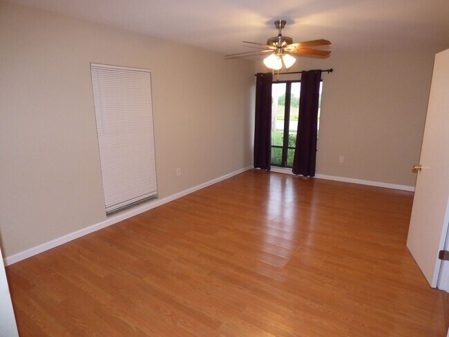 Building Photo - 3074 Broadpoint Dr