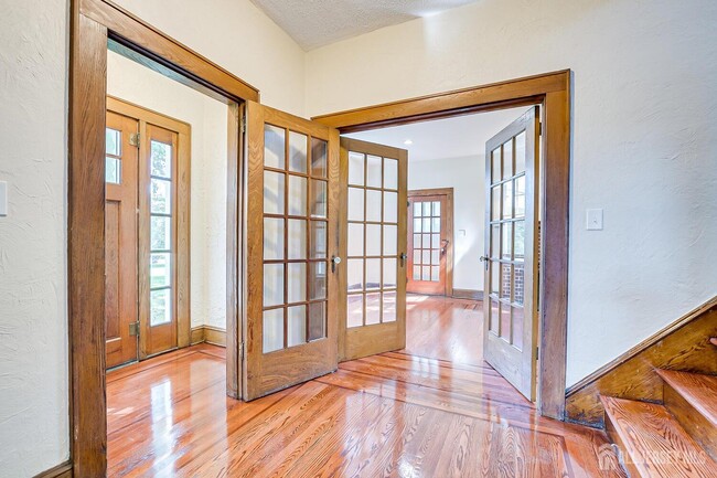 Building Photo - 338 Buckelew Ave