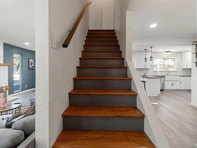 Building Photo - 43299 Ranger Cir Dr