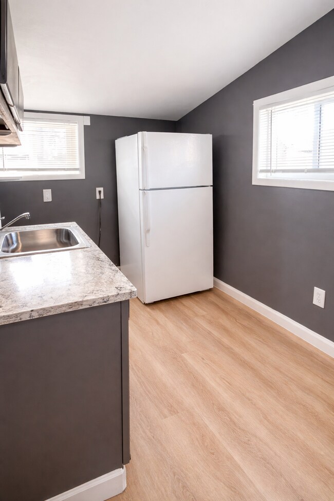 Building Photo - 531 Lander St