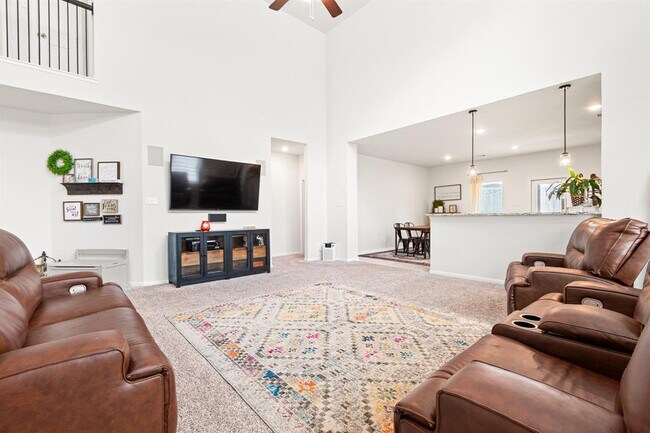 Building Photo - 5872 Strawflower Ln