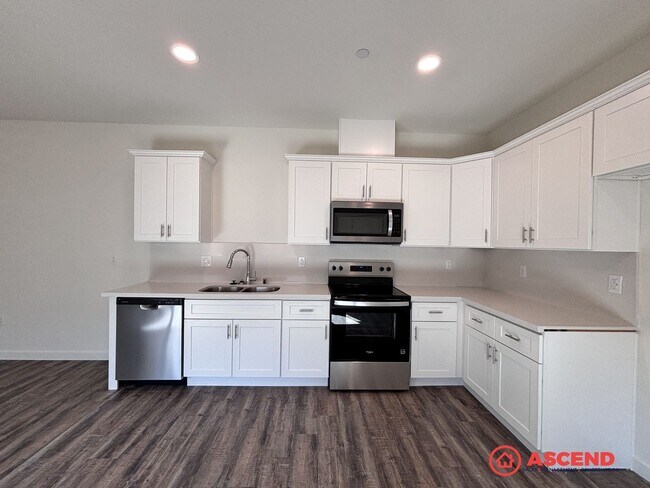 Building Photo - 6012 Curvy Hills Dr