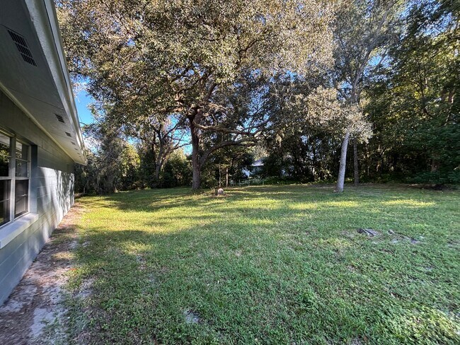 Building Photo - Deltona Lakes, Quaint 3 bed 1 bath