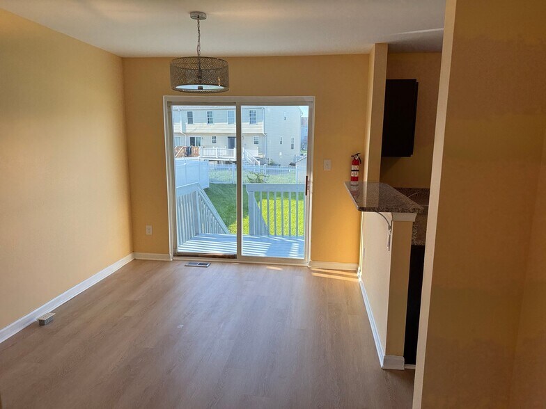 Building Photo - 132 Rosie Dr