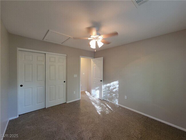 Building Photo - 10668 Moss Lake St